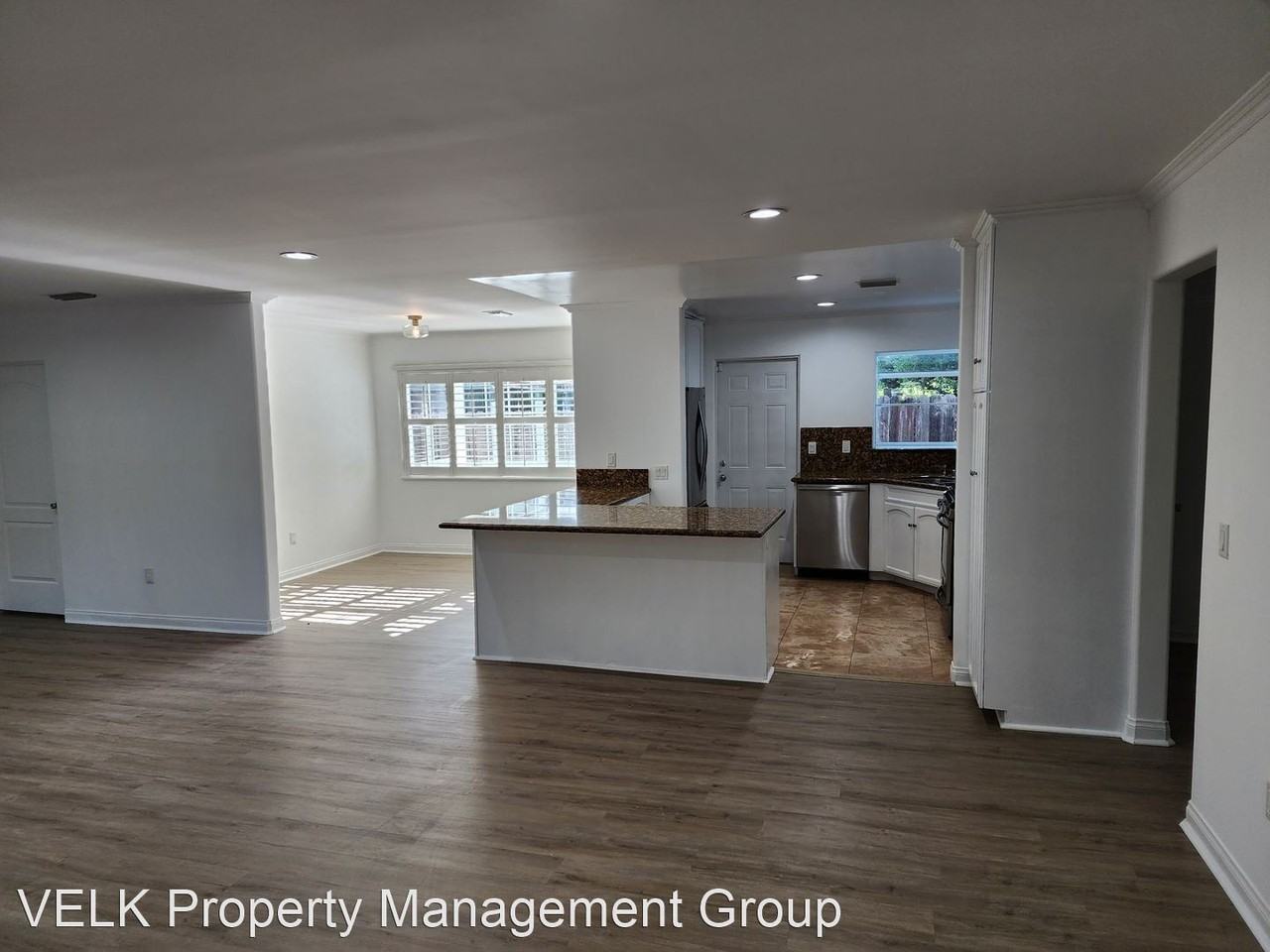 2585 Windsor Ave - Photo 2 of 28