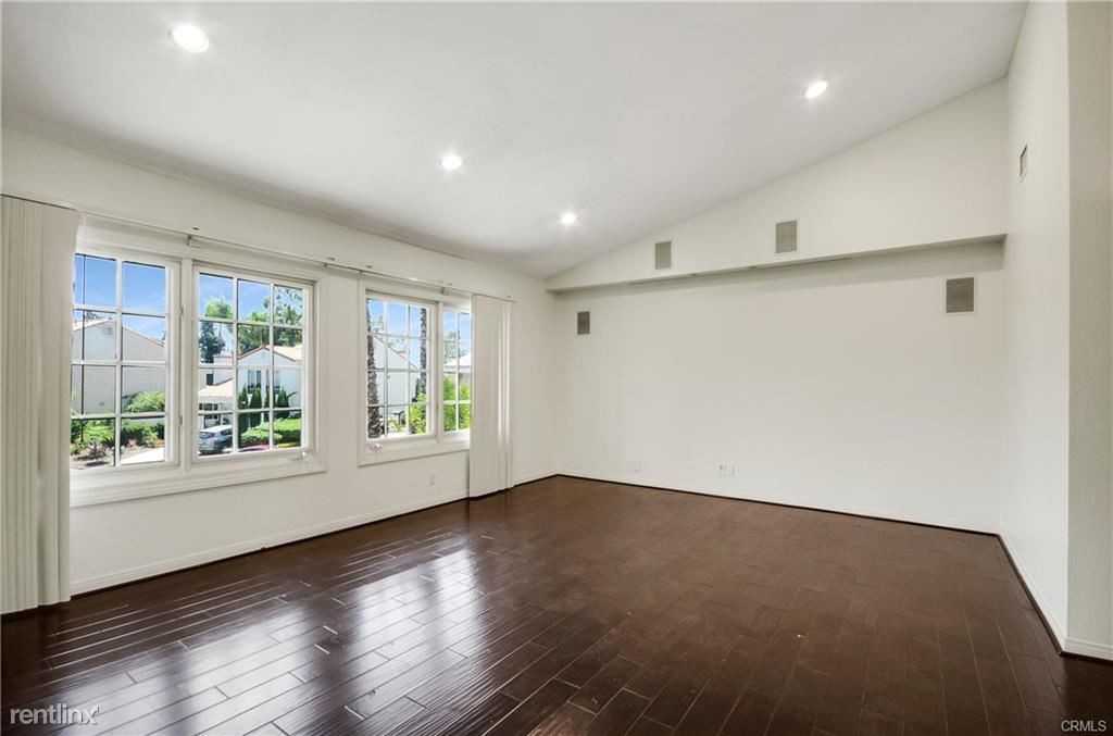 25736 La Serra - Photo 3 of 10