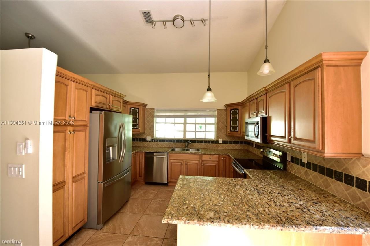 10687 Pebble Cove Ln #10687 - Photo 2 of 12