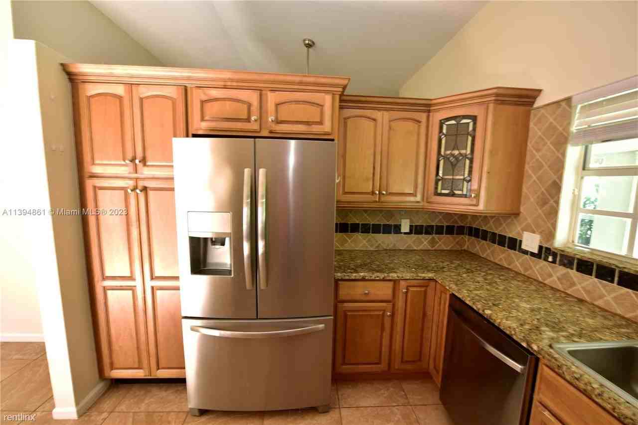 10687 Pebble Cove Ln #10687 - Photo 3 of 12