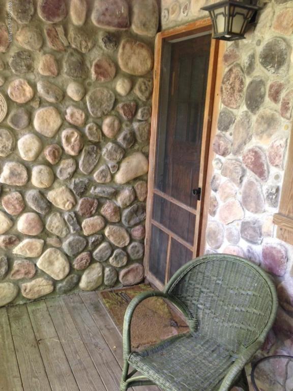 215 Krummel Ln - Photo 2 of 23