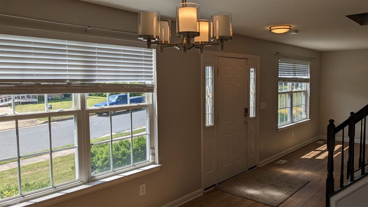 8907 Mayflower Rd - Photo 2 of 38