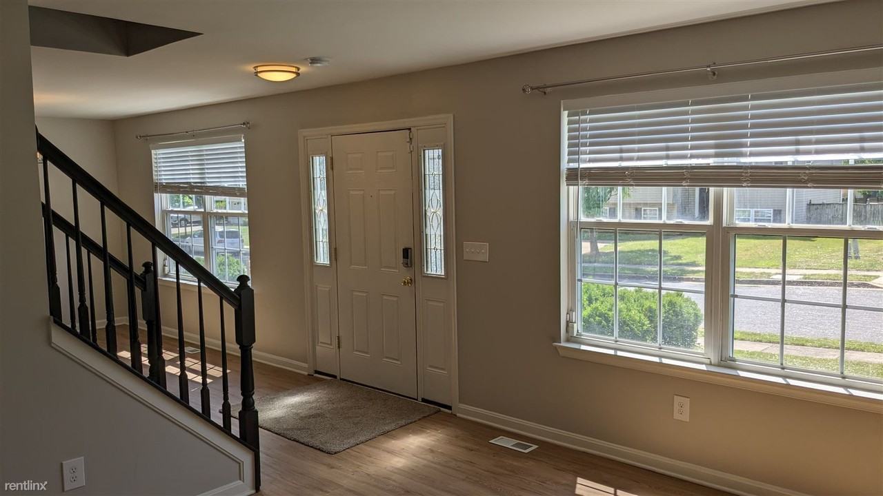 8907 Mayflower Rd - Photo 3 of 38