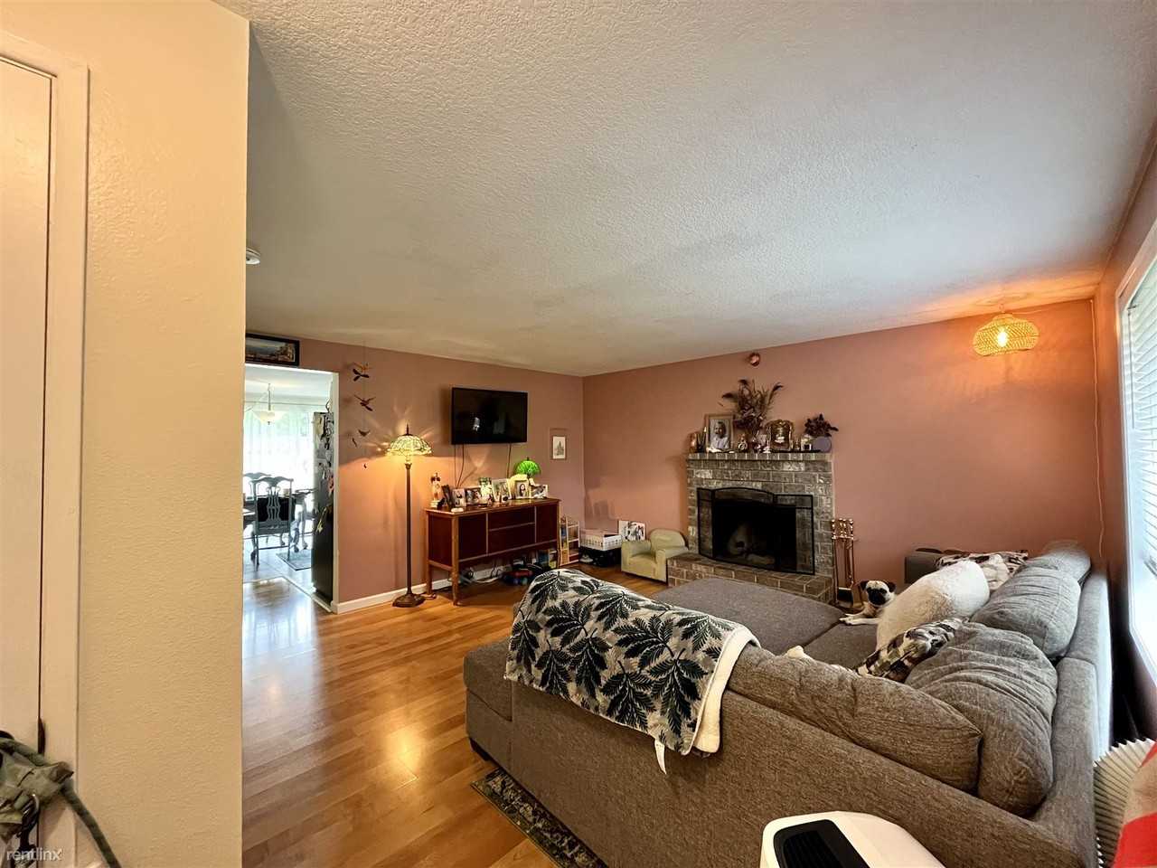 15007 Ne 50th St - Photo 2 of 21