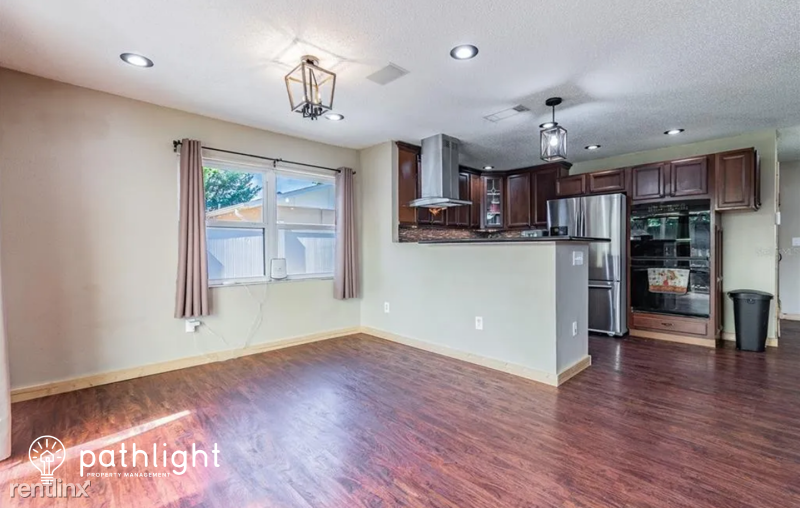 14511 Farm Hills Pl - Photo 3 of 10
