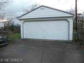 592 Juneway Dr - Photo 2 of 13