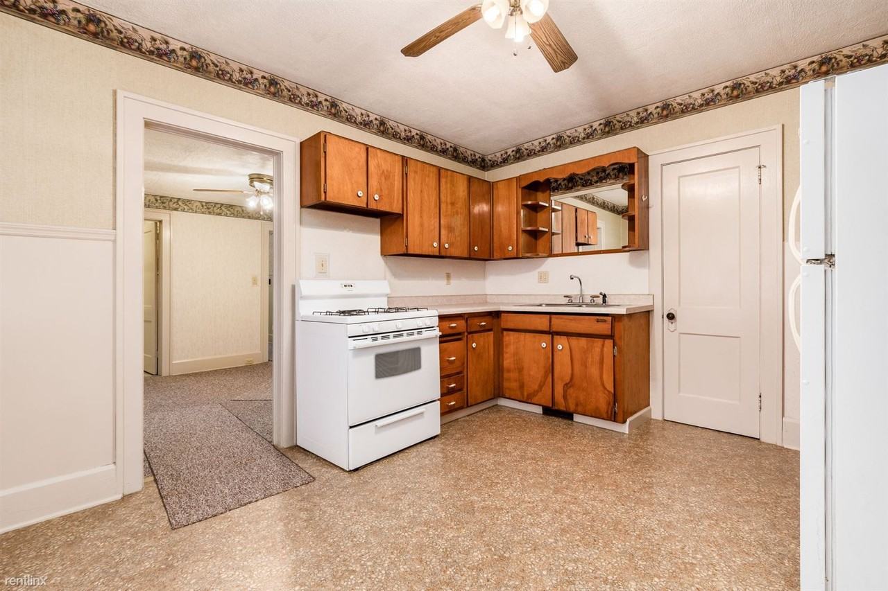 318 Quarry St - Photo 3 of 6