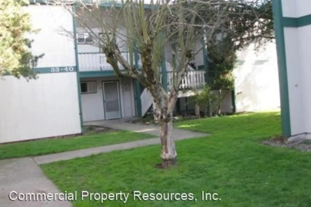 1810 32nd Place NE 3294-3332 Sunnyview Road NE - Photo 2 of 11