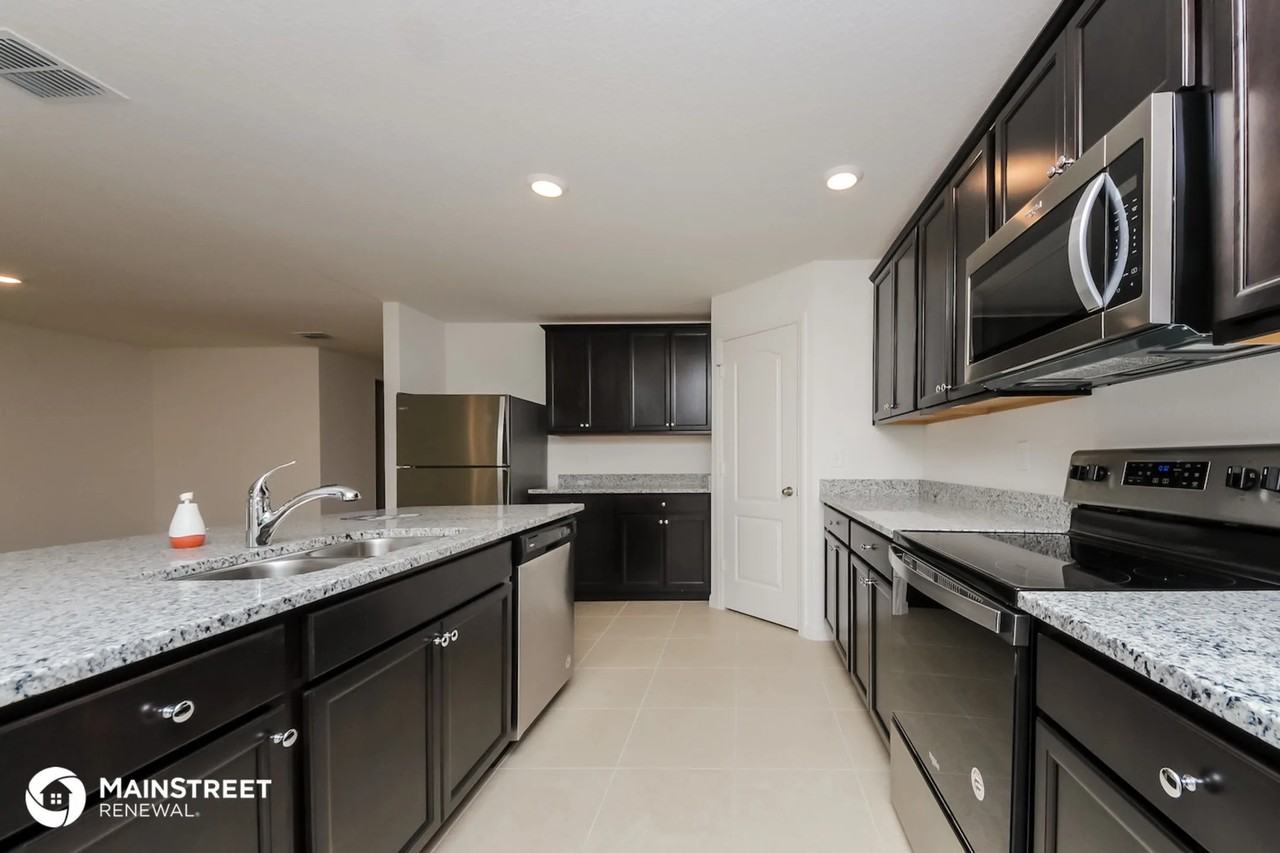 1350 Brenway Dr - Photo 2 of 8