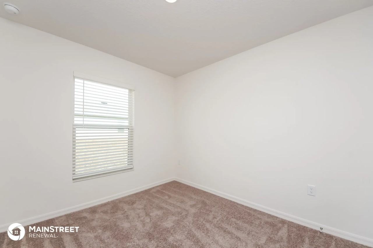 1350 Brenway Dr - Photo 3 of 8