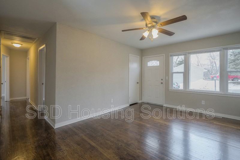 17000 E 3rd St N - Photo 3 of 10