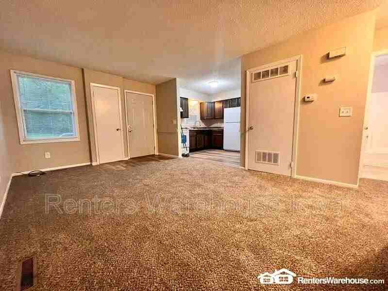 907 Se 9th St - Photo 2 of 14