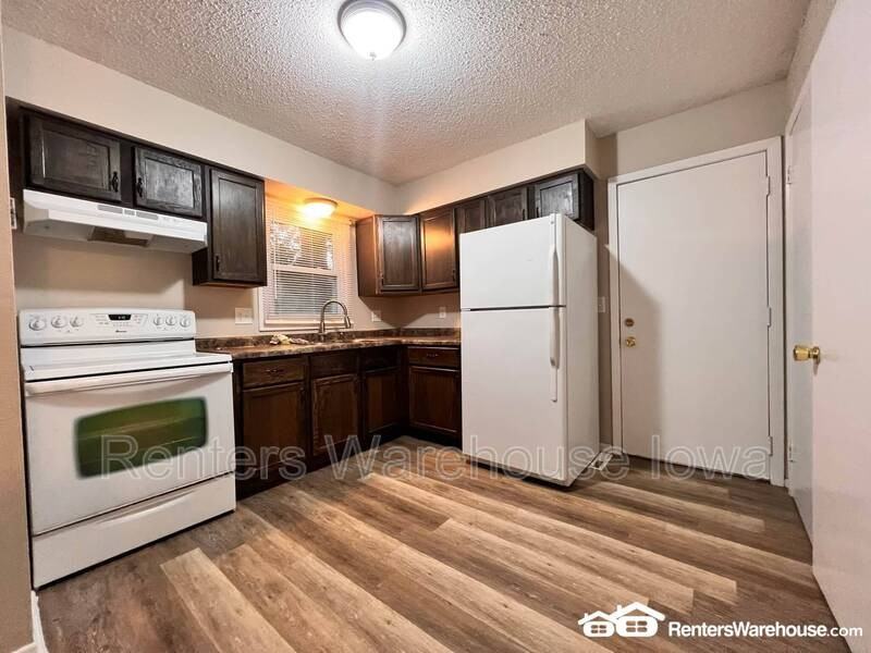 907 Se 9th St - Photo 4 of 14