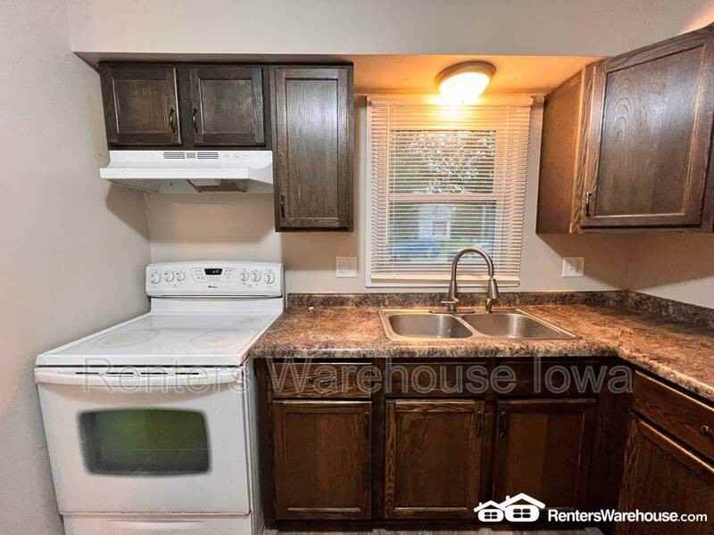 907 Se 9th St - Photo 5 of 14