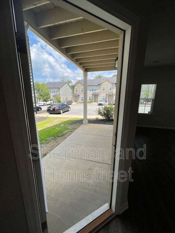 655 Dobhill Ln - Photo 4 of 11