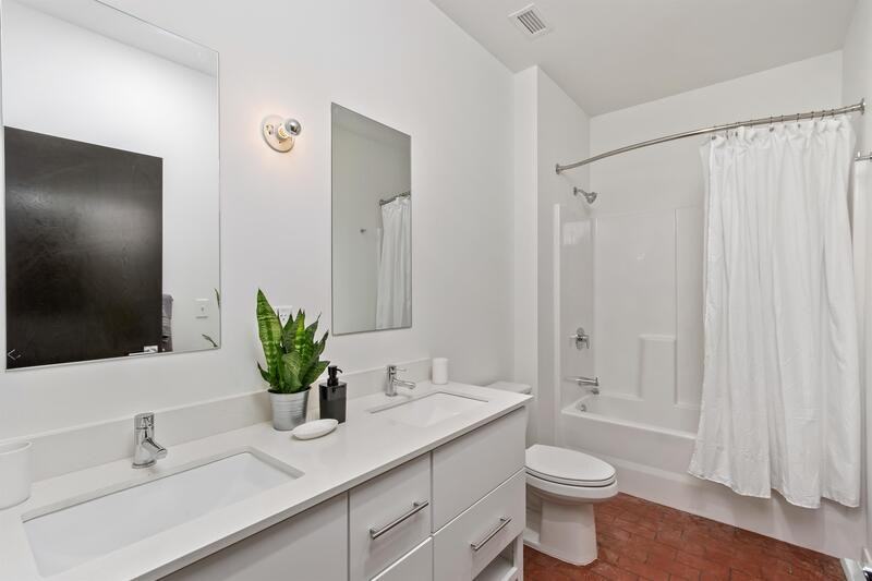 1108 E 30th St #306 - Photo 5 of 21