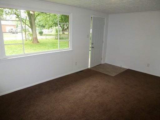 2059 Priscilla Ave - Photo 3 of 5