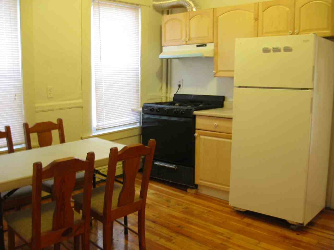 360 Windsor St #2 - Photo 2 of 11