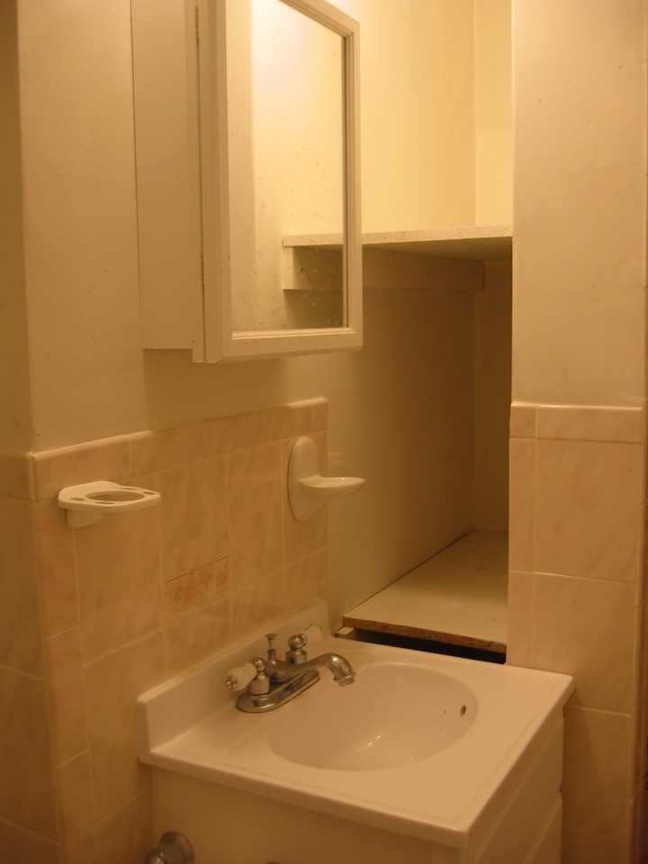 360 Windsor St #2 - Photo 5 of 11