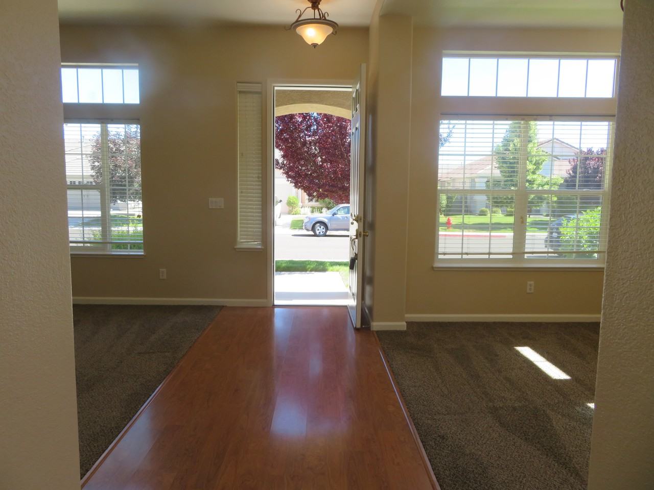 1631 Caliterra Way - Photo 2 of 33