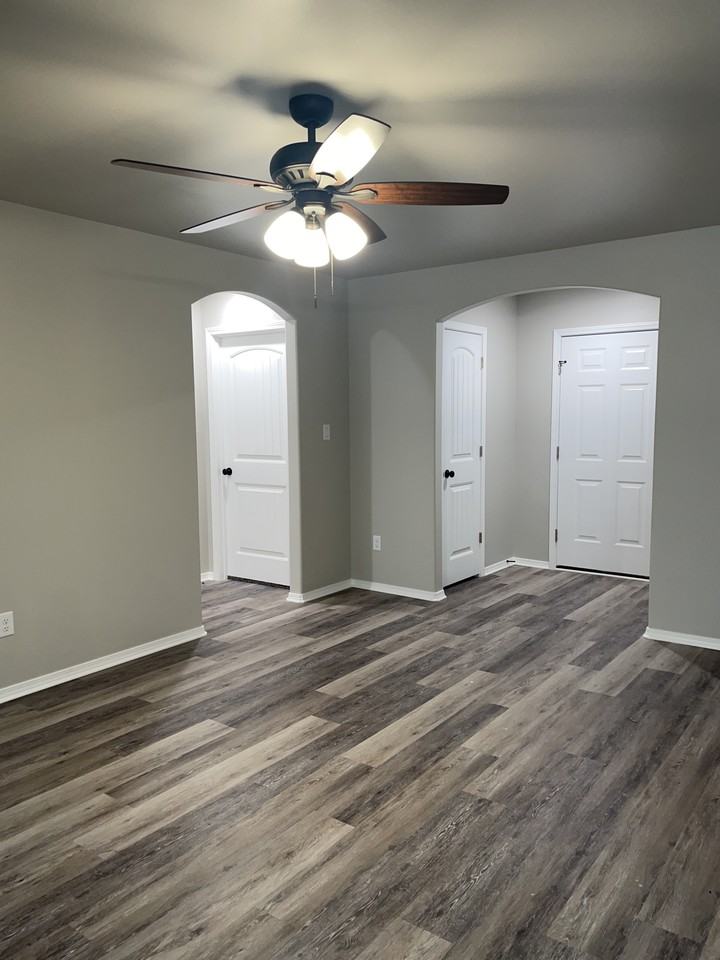 1049 Heritage Way - Photo 2 of 11