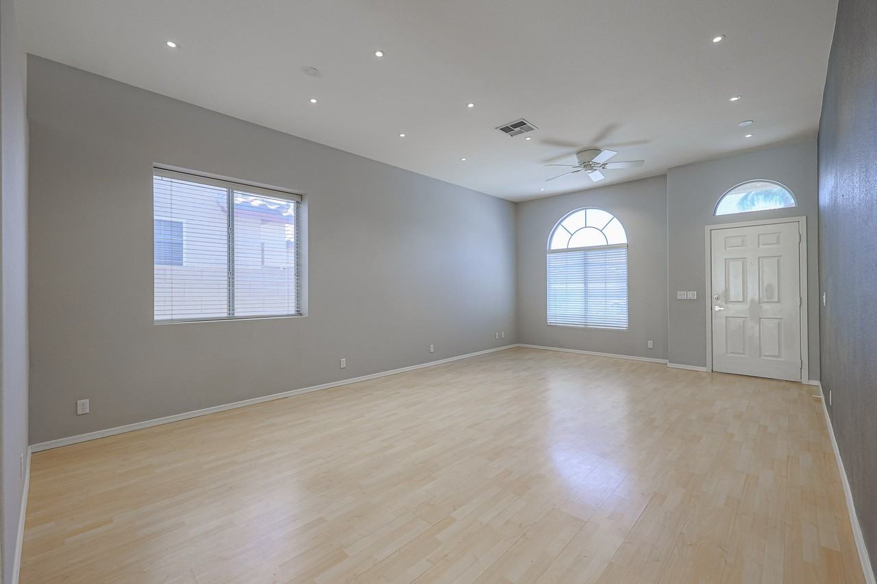 4632 W Toledo St - Photo 3 of 26