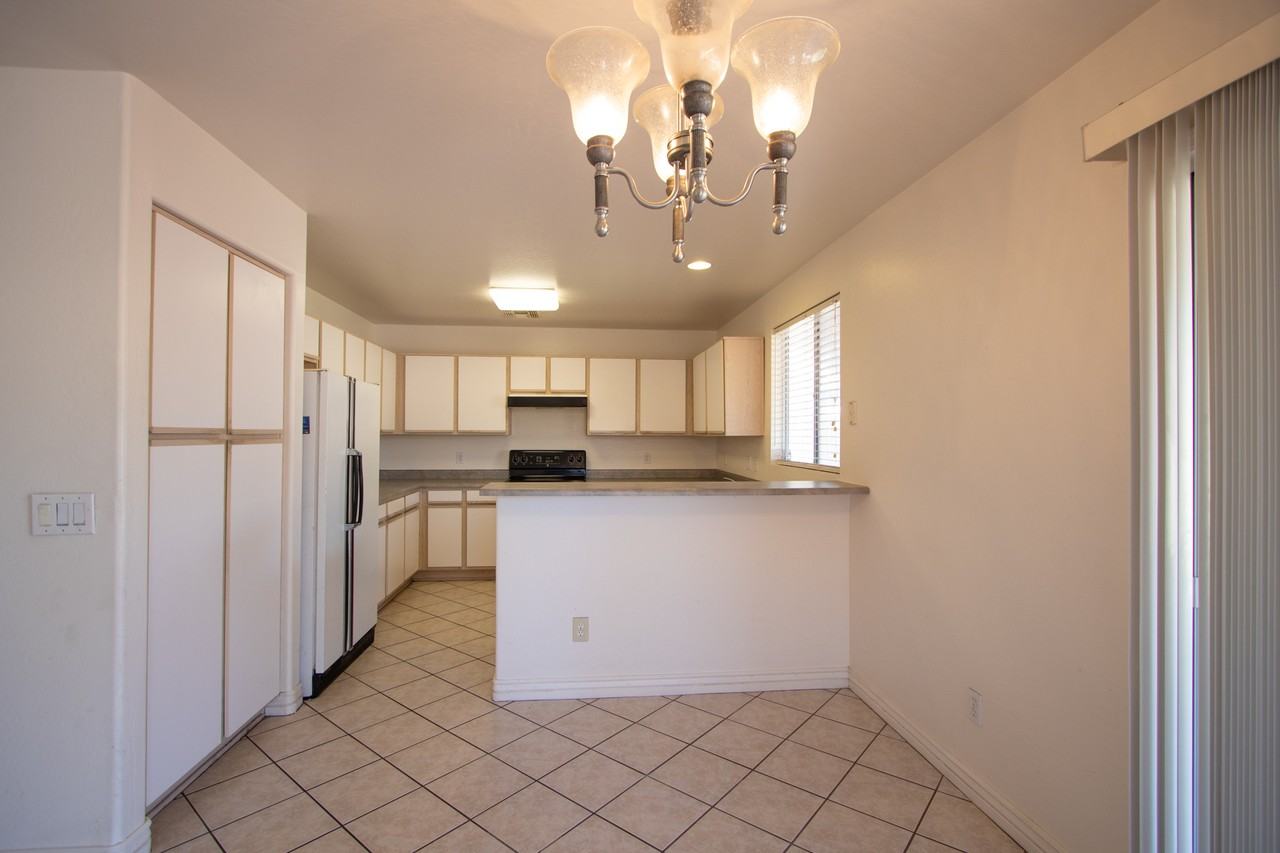 13002 W Paradise Dr - Photo 2 of 36