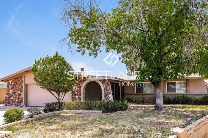 4335 W Lupine Ave - Photo 2 of 16