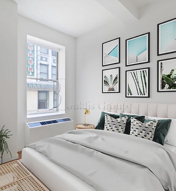 Wall St #2015 - Photo 2 of 8