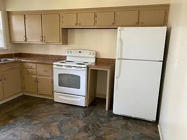 32 Mountain View Ave - Photo 2 of 8