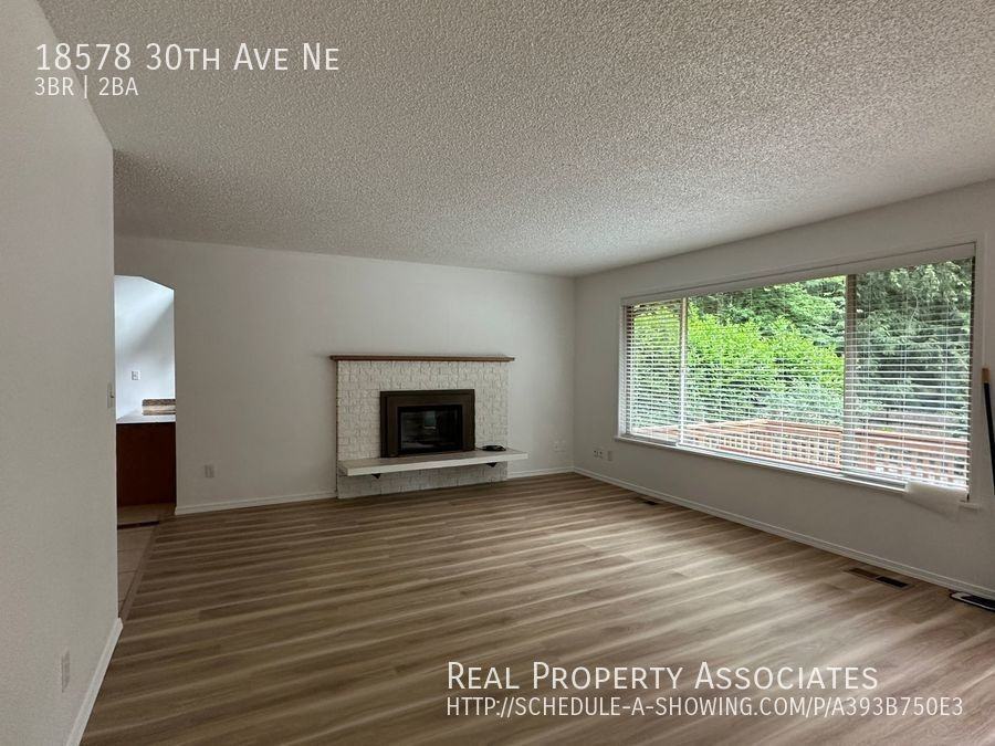 18578 30th Ave Ne - Photo 3 of 15