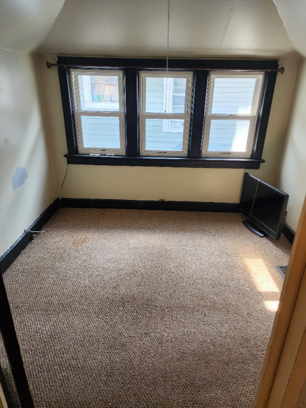 15 Hughes Ave - Photo 3 of 11