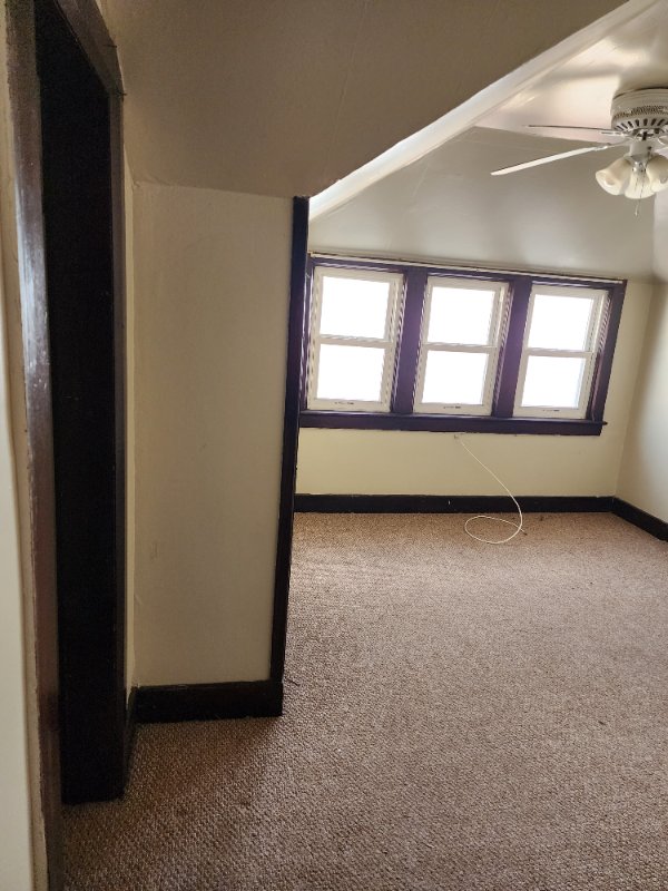 15 Hughes Ave - Photo 4 of 11