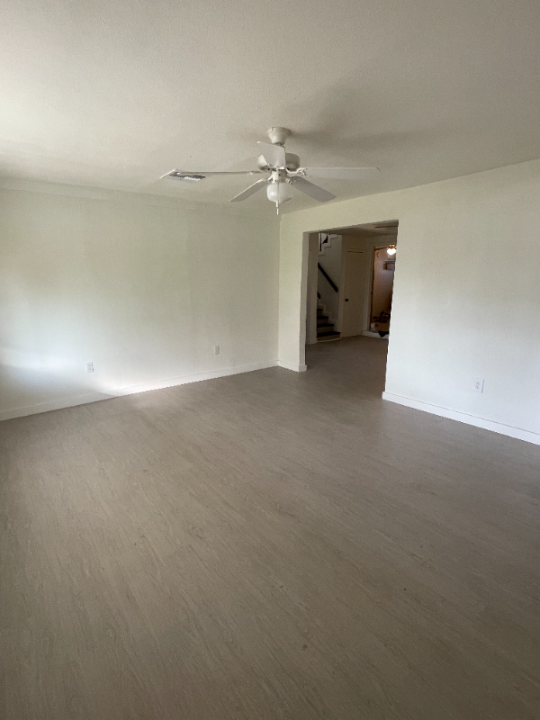 411 Rolling Acres Dr - Photo 3 of 19