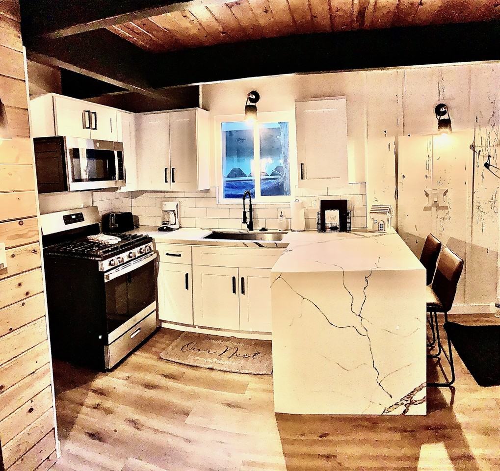 721 East Meadow Lane - Photo 2 of 14