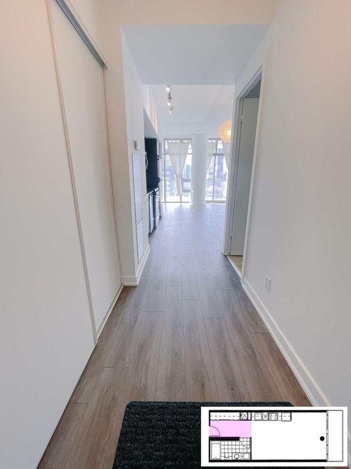 33 Charles St E #2204 - Photo 2 of 9