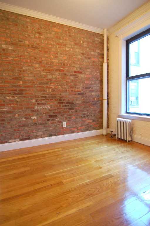 E 18th St #B - Photo 5 of 9