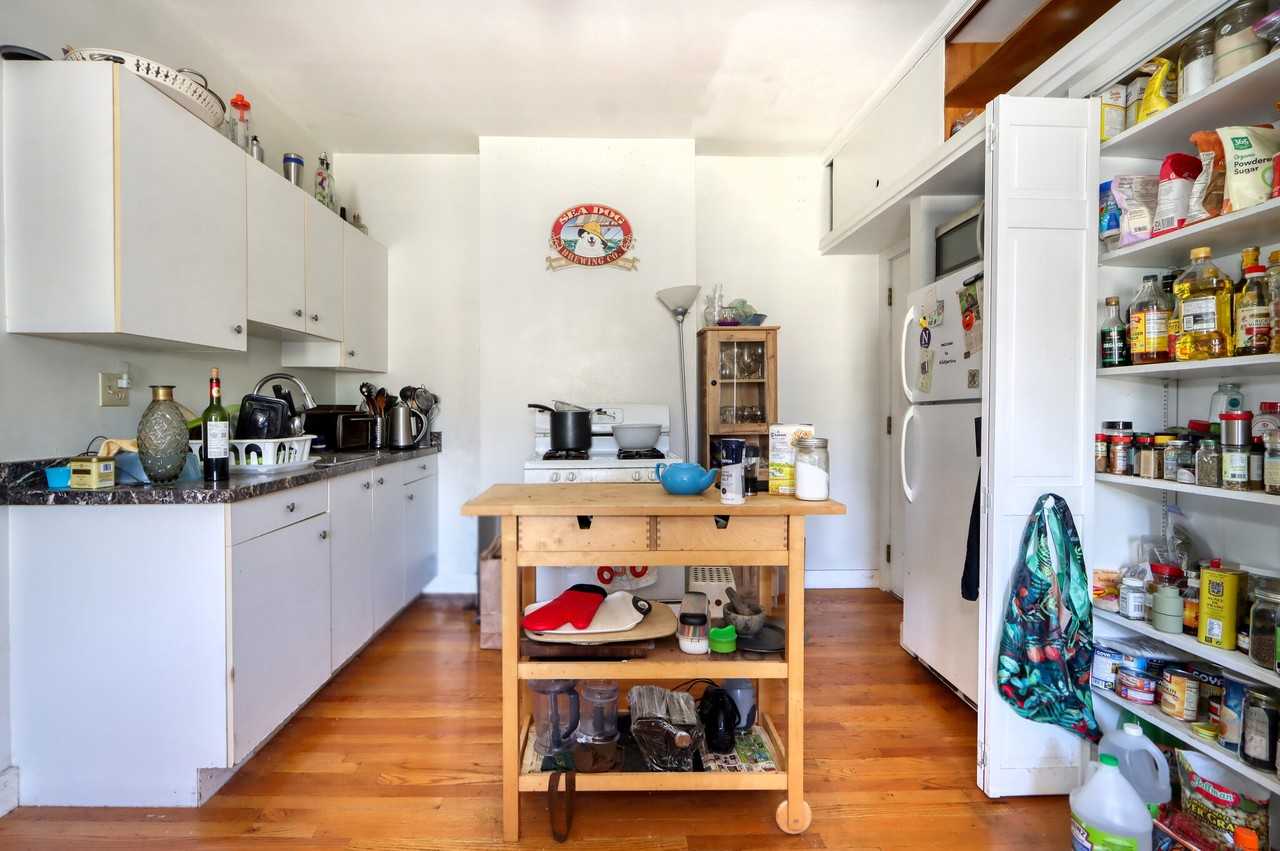166 Raymond St #166 - Photo 6 of 11