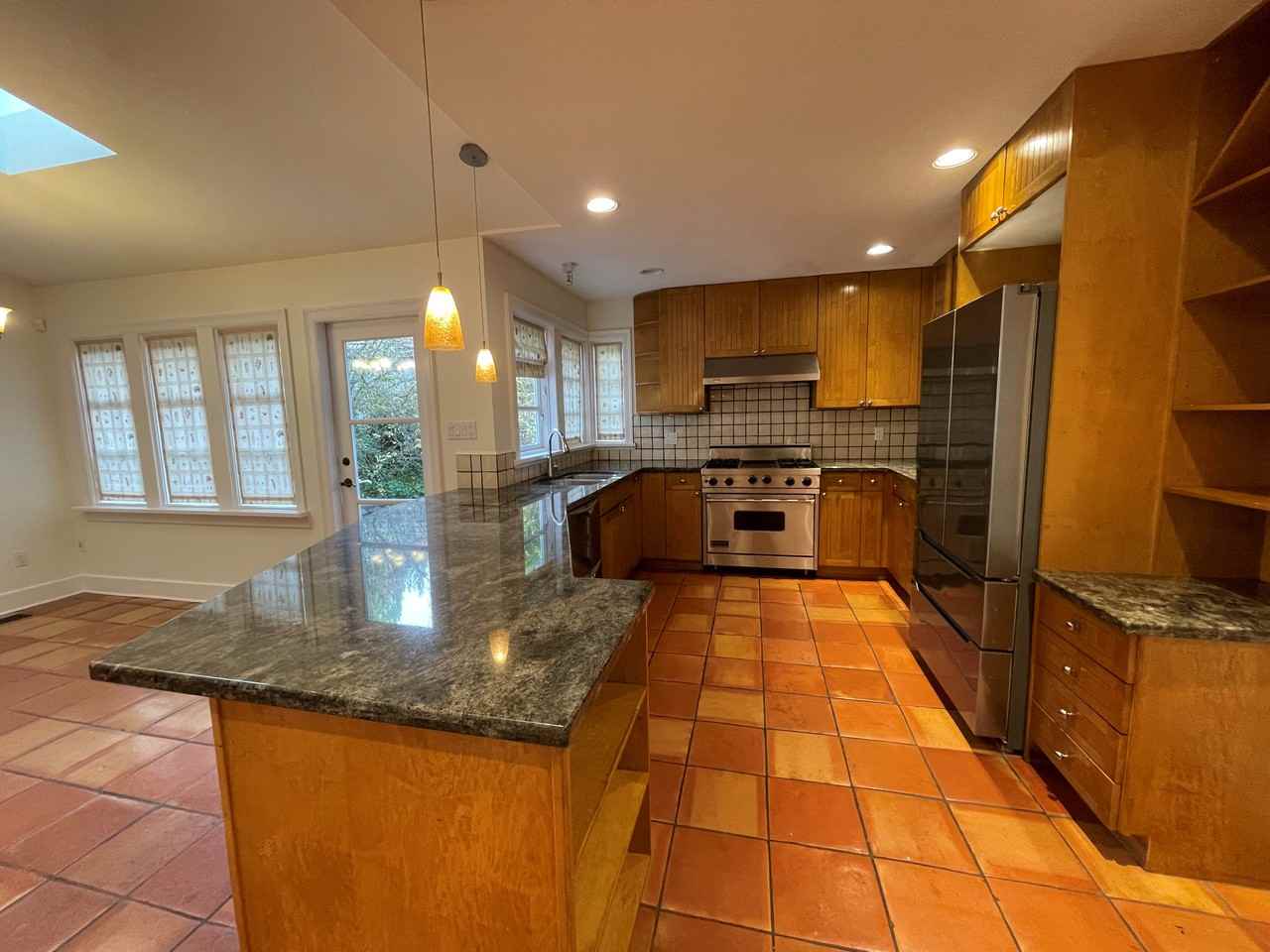 2957 Palmerston Ave - Photo 3 of 50