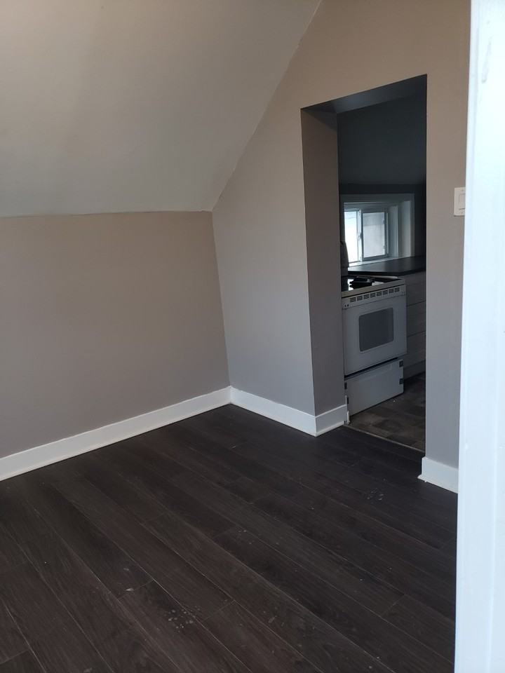 532 William Ave - Photo 2 of 10