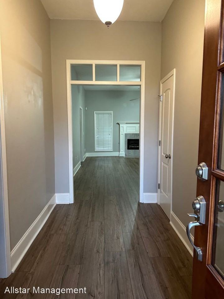 121 Kenzie Dr - Photo 3 of 8