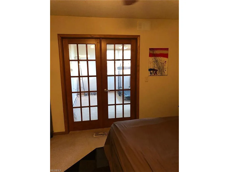160 Emerson Ave - Photo 3 of 15