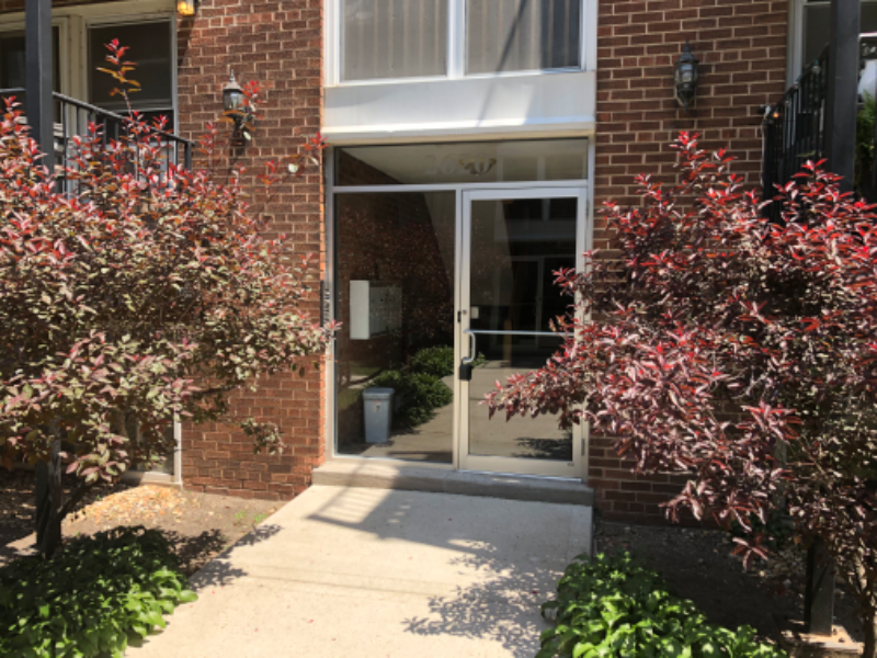 2620 W Catalpa Ave #5 - Photo 2 of 16