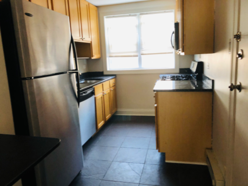 2620 W Catalpa Ave #5 - Photo 5 of 16