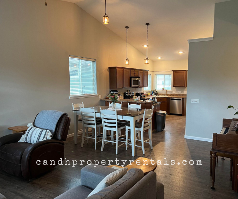 2938 Colonial Pl - Photo 2 of 16