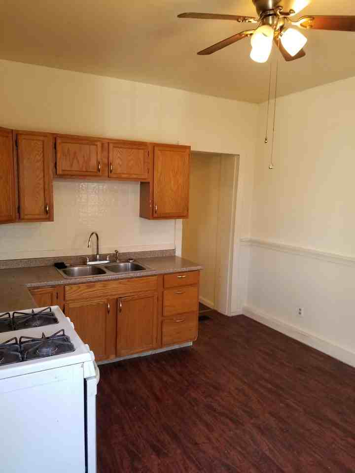 129 Clinton St #29 - Photo 3 of 32