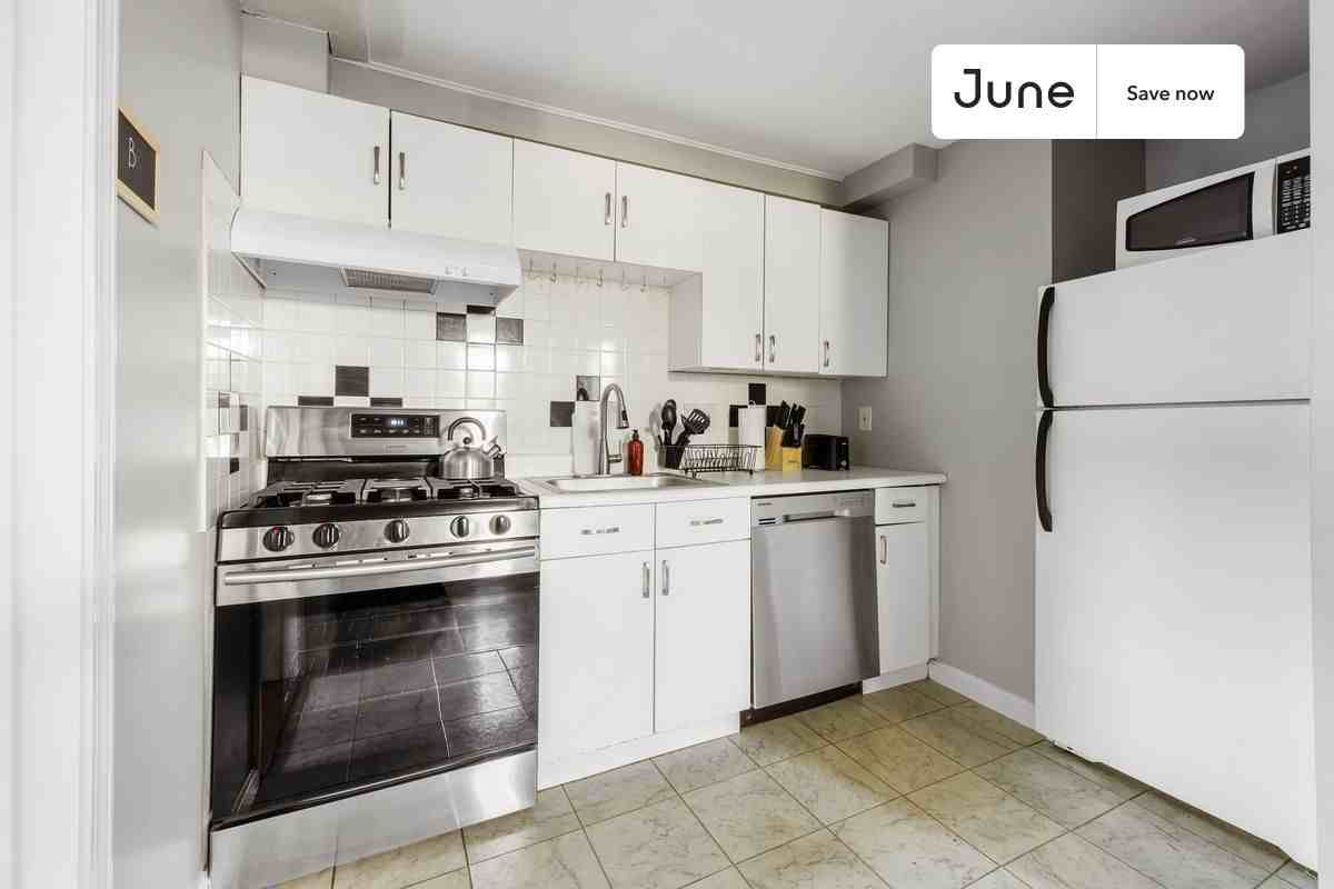 1418 Beacon St - Photo 5 of 16