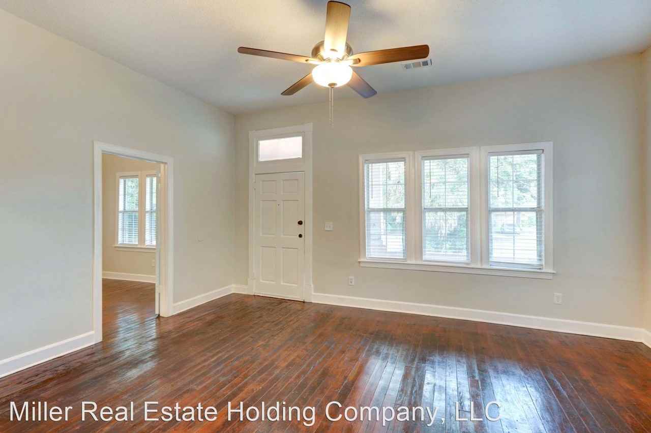 103 Helmken St - Photo 2 of 31