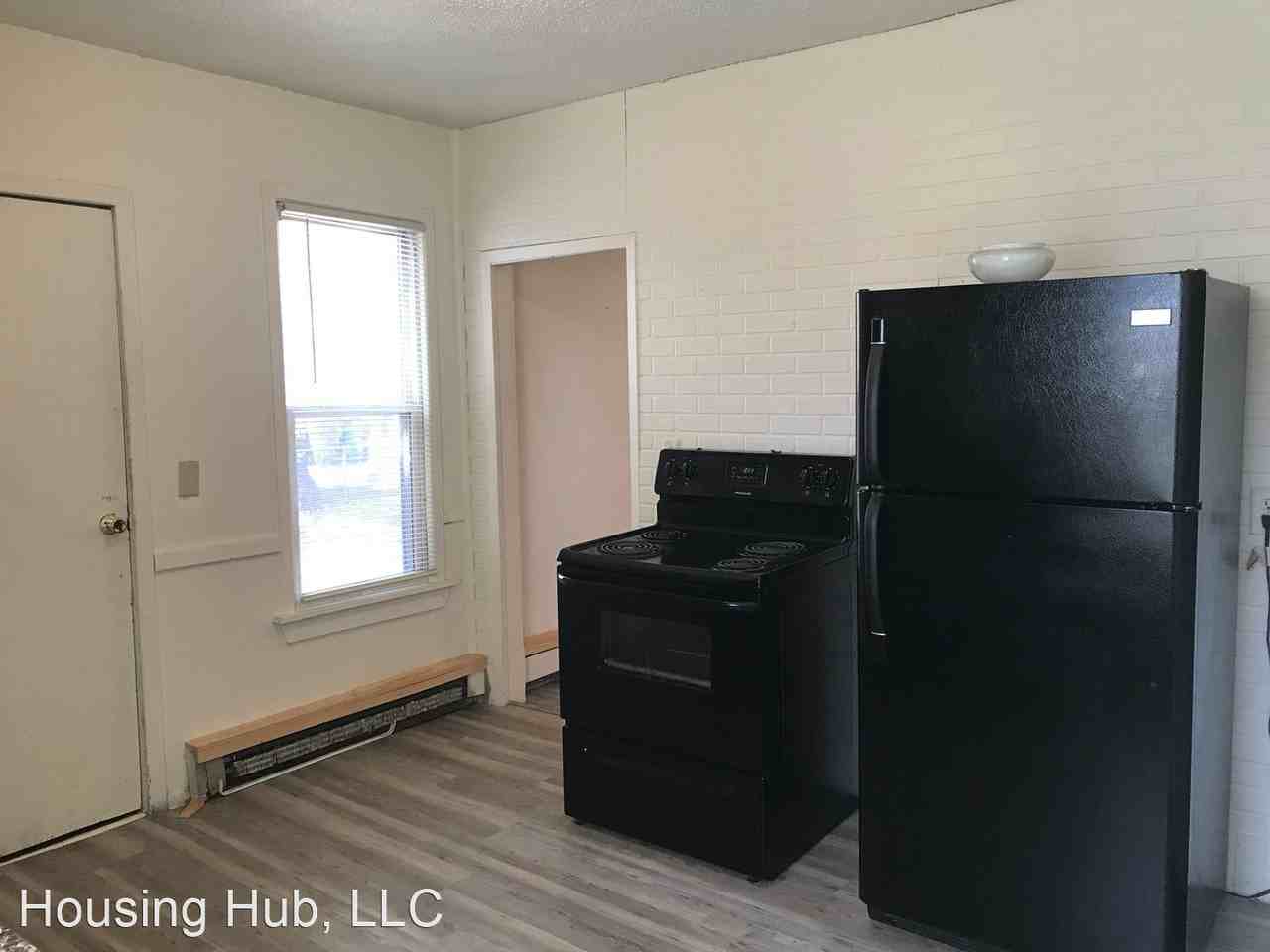292/294 Thomas Ave West - Photo 3 of 7