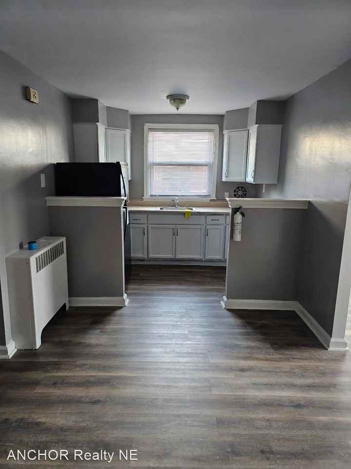 1005 W Godfrey Ave - Photo 2 of 9